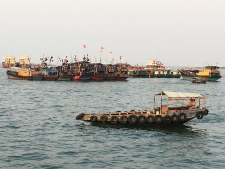 2016-05-01T021015Z_1_LYNXNPEC400LH_RTROPTP_2_SOUTHCHINASEA-CHINA-FISHINGBOATS.JP.jpg