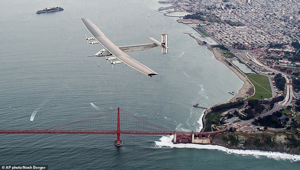 iE8BB28LLc72f44c9ccbb1957c4-3555972-Solar_Impulse_2_flies_over_the_Golden_Gate_Bridge_in_San_Francis-a-19_1461510467384.jpg