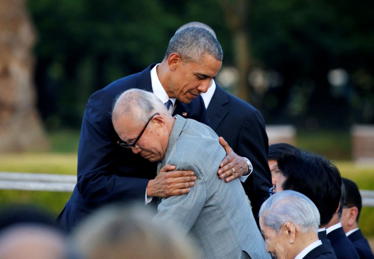 2016-05-27T092918Z_1873608661_S1BETGKVLMAA_RTRMADP_3_JAPAN-OBAMA-HIROSHIMA.JPG.c.jpg