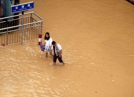 2016-07-11T052843Z_1_LYNXNPEC6A07R_RTROPTP_2_ASIA-STORM-CHINA.JPG.cf.jpg