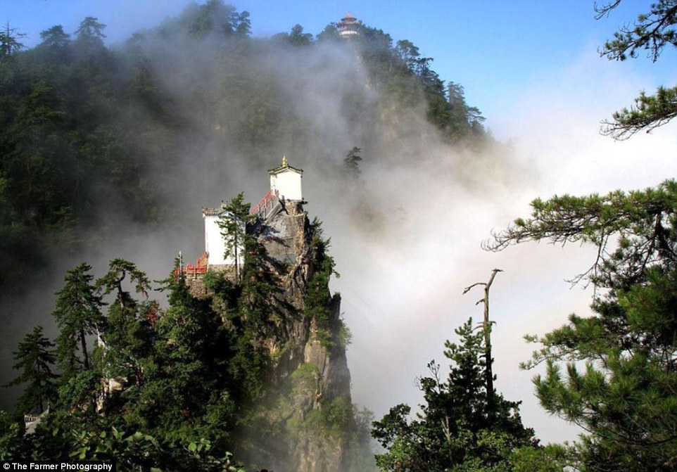 3953219800000578-3847018-The_temple_used_for_worshiping_Guanyin_the_goddess_of_mercy_in_T-m-52_1476801369185.jpg